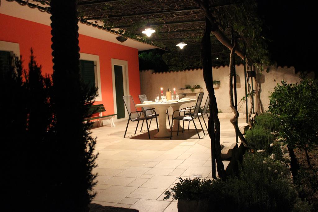 Apartment Vila Volicija Makarska Esterno foto